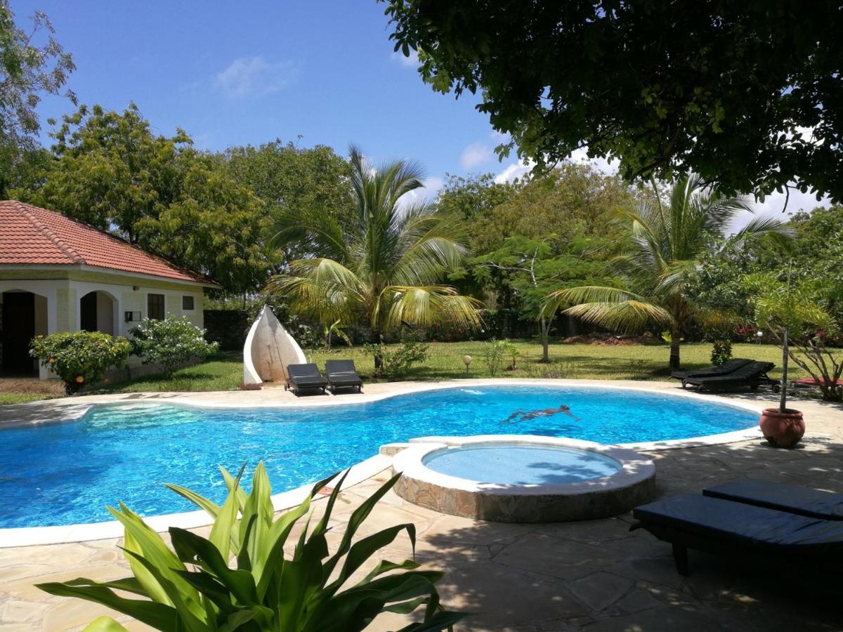 Safina Cottages Diani Beach Ngoại thất bức ảnh