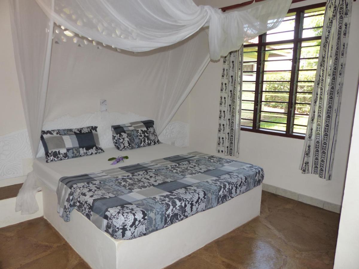 Safina Cottages Diani Beach Ngoại thất bức ảnh