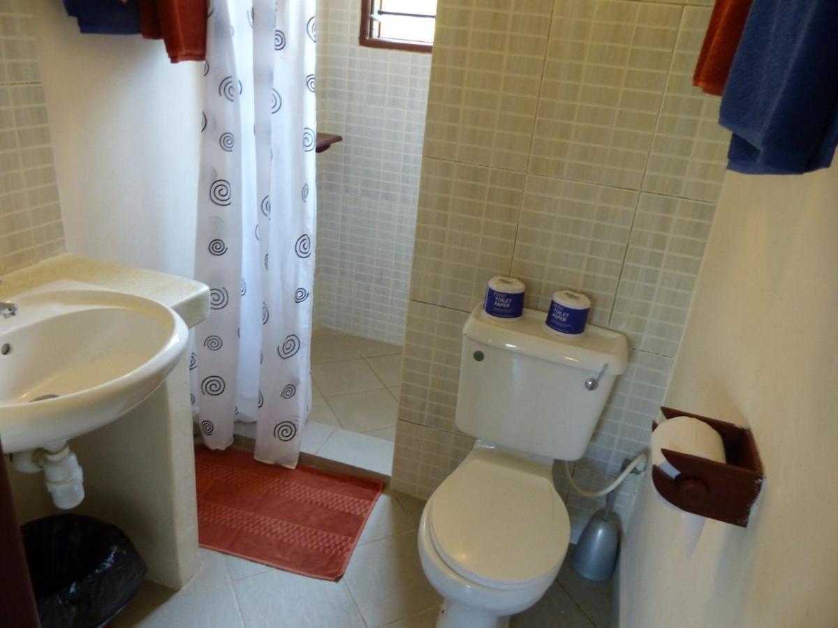 Safina Cottages Diani Beach Ngoại thất bức ảnh