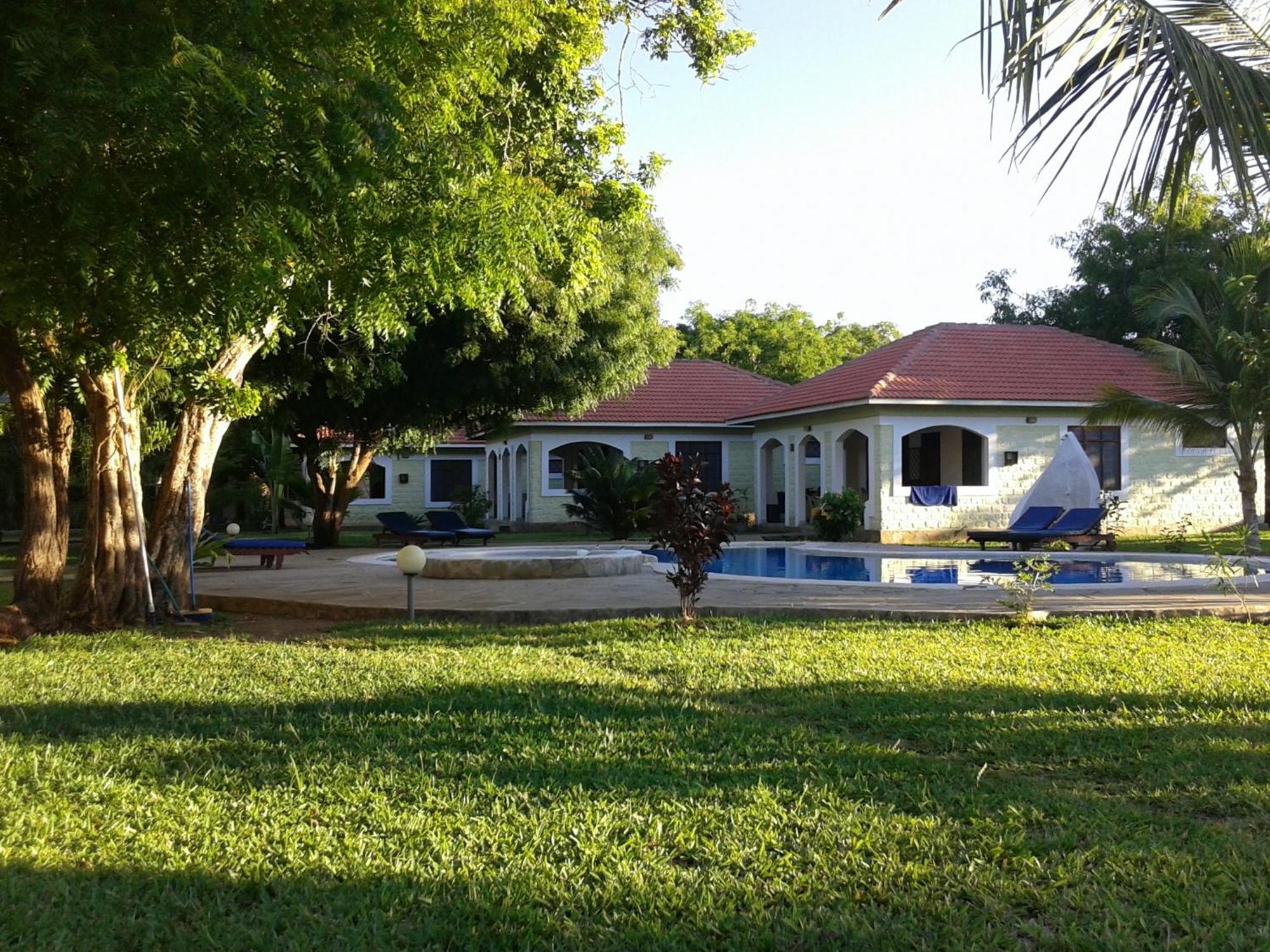 Safina Cottages Diani Beach Ngoại thất bức ảnh